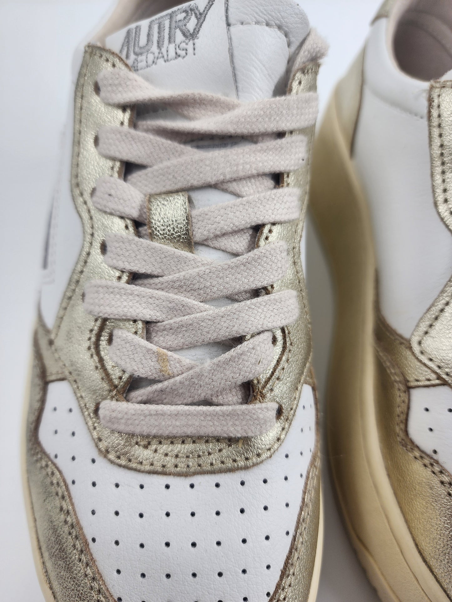 Autry Sneakers MEDALIST Metallic Trainers - EU 38